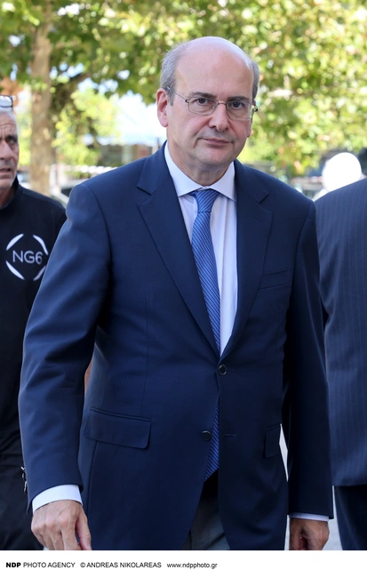 Ο Κωστής Χατζηδάκης στην κηδεία του Μίμη Πλέσσα