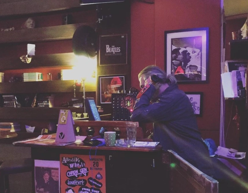 Δαμιανός (Ιδιοκτήτης μπαρ)