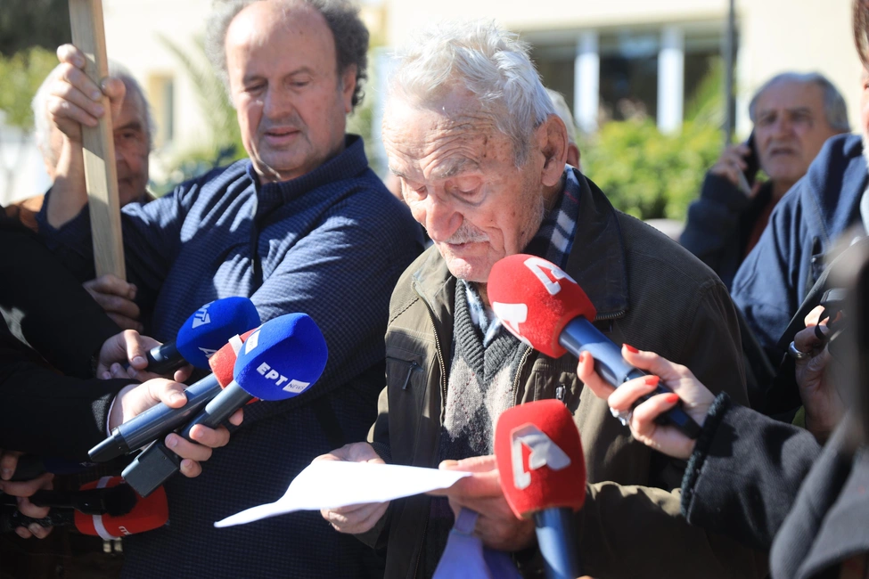 Σε λαϊκό προσκύνημα η σορός της Καίτης Γκρέυ 