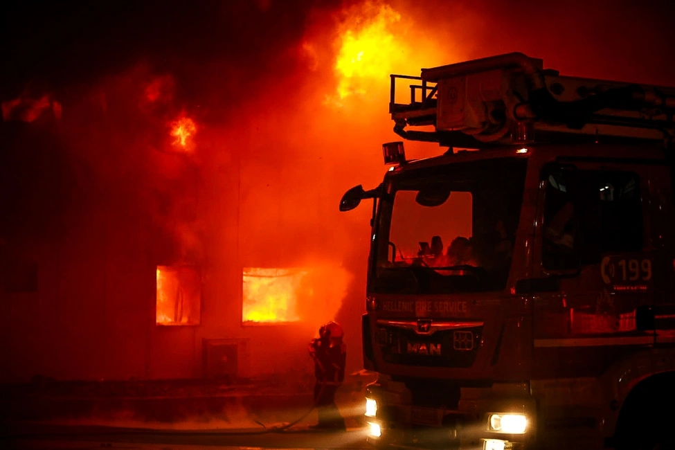 φωτια καραμολεγκος