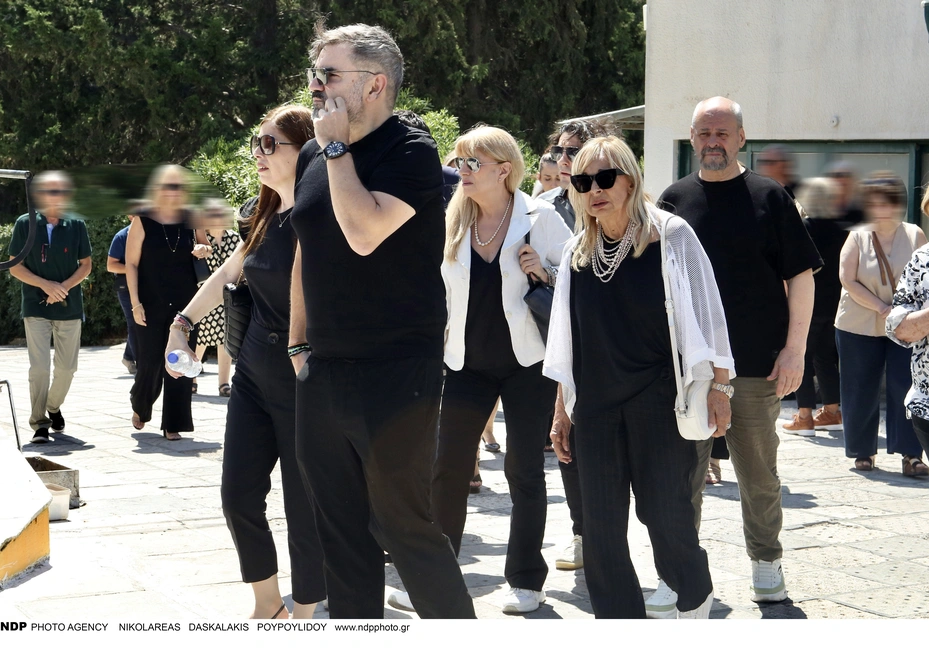 Κηδεία Τζένης Ζαχαροπούλου