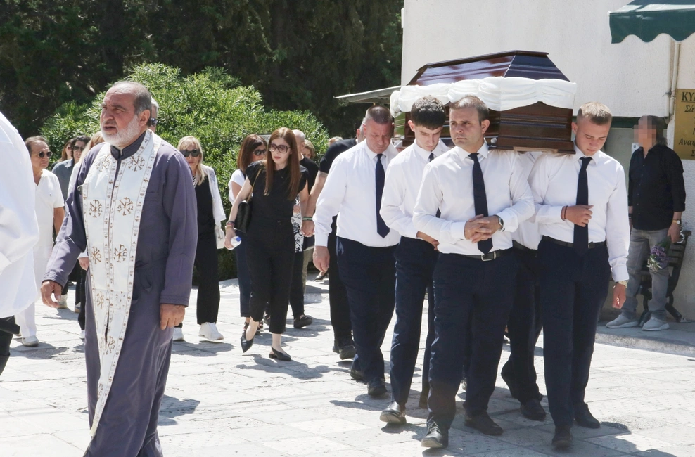 Κηδεία Τζένης Ζαχαροπούλου