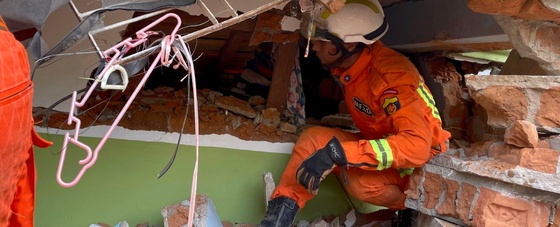 Βιβλική καταστροφή στη Μιανμάρ: Στους 1.600 οι νεκροί - Σβήνουν οι ελπίδες για τους εγκλωβισμένους