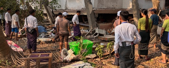 Απελπισία στα ερείπια της Μιανμάρ: «Δεν υπάρχει ελπίδα» - Με drones οι έρευνες, φόβοι για 10.000 νεκρούς