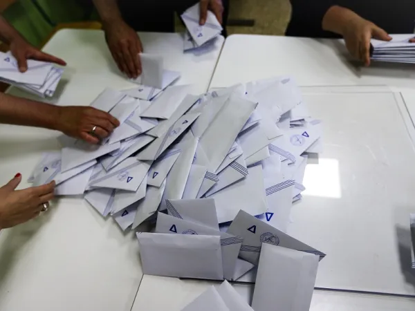 Καταμέτρηση ψήφων στις δημοτικές εκλογές