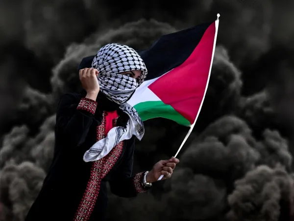 Διαδηλώτρια στην Παλαιστίνη