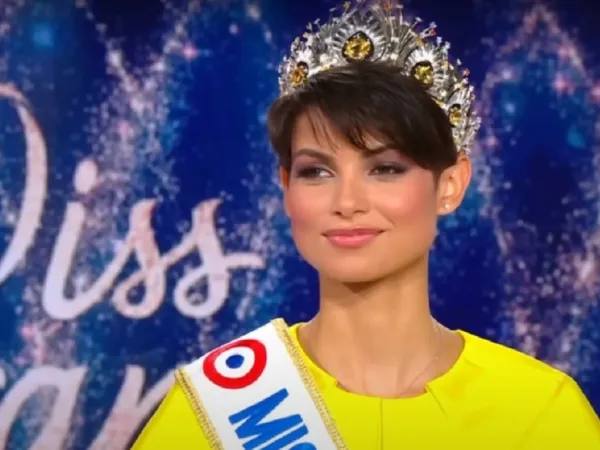 Η Eve Gilles, κάτοχος του τίτλου Miss France 2024