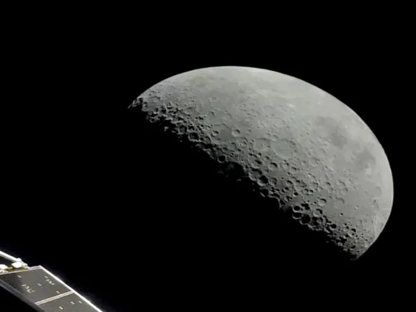 Επιχείρηση στο φεγγάρι από τη NASA