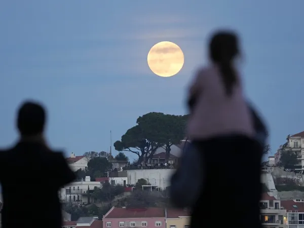 Φεγγάρι του Λύκου: Η πρώτη πανσέληνος του 2024 - Όμορφες εικόνες από Ελλάδα  και κόσμο