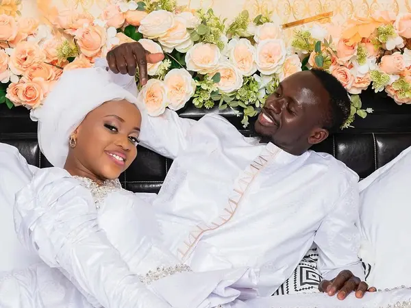 Μανέ και Τάμπα στην γαμήλια φωτογραφία τους