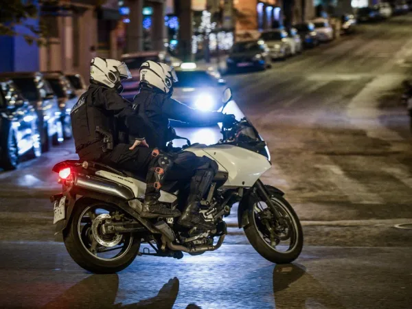 Μηχανή της αστυνομίας στο κέντρο της Αθήνας