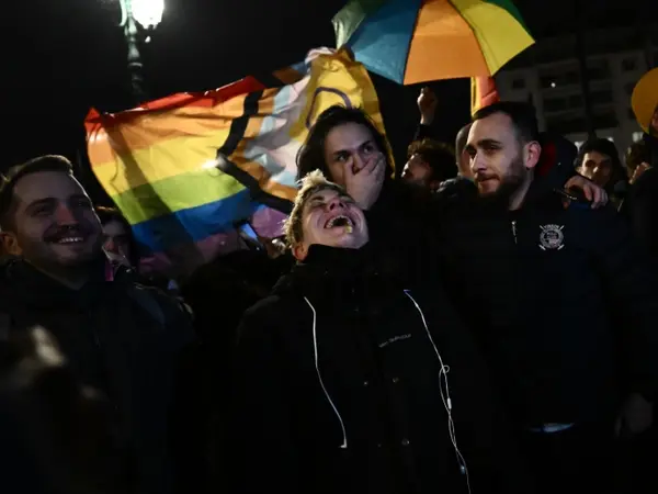 ΛΟΑΤΚΙ+ οργανώσεις στο Σύνταγμα υπέρ της ισότητας του γάμου