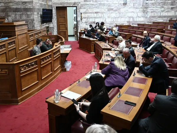 Κοινή συνεδρίαση στη Βουλή