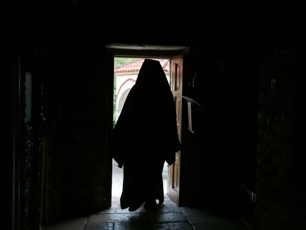 Μοναχός σε μοναστήρι