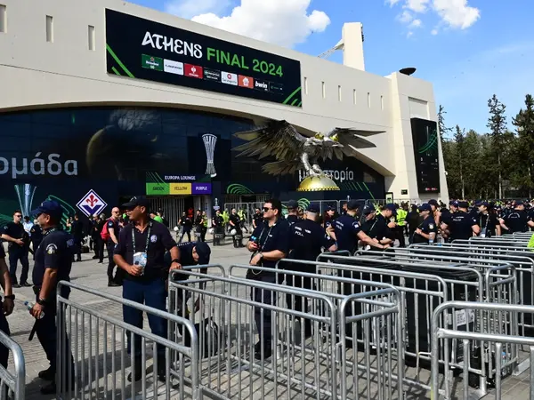 Έφτασαν στη Νέα Φιλαδέλφεια οι πρώτοι φίλοι του Ολυμπιακού – «Αστακός» η OPAP Arena για τον τελικό