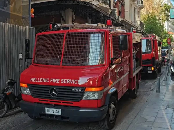 Φωτιά σε χρυσοχοείο στο Σύνταγμα