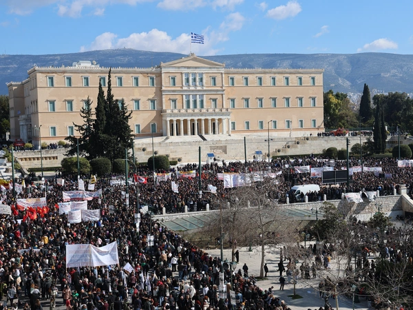 Σύνταγμα συλλαλητήριο για την τραγωδία των Τεμπών