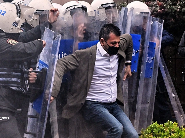 τουρκια οζελ chp αστυνομια