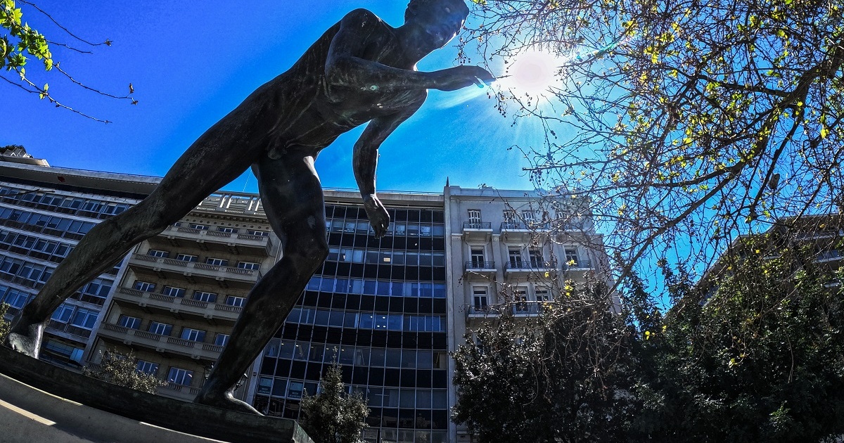 Καιρός: Ζέστη έως 36 βαθμούς πριν τις νέες καταιγίδες – Η πρόγνωση των επόμενων ημερών