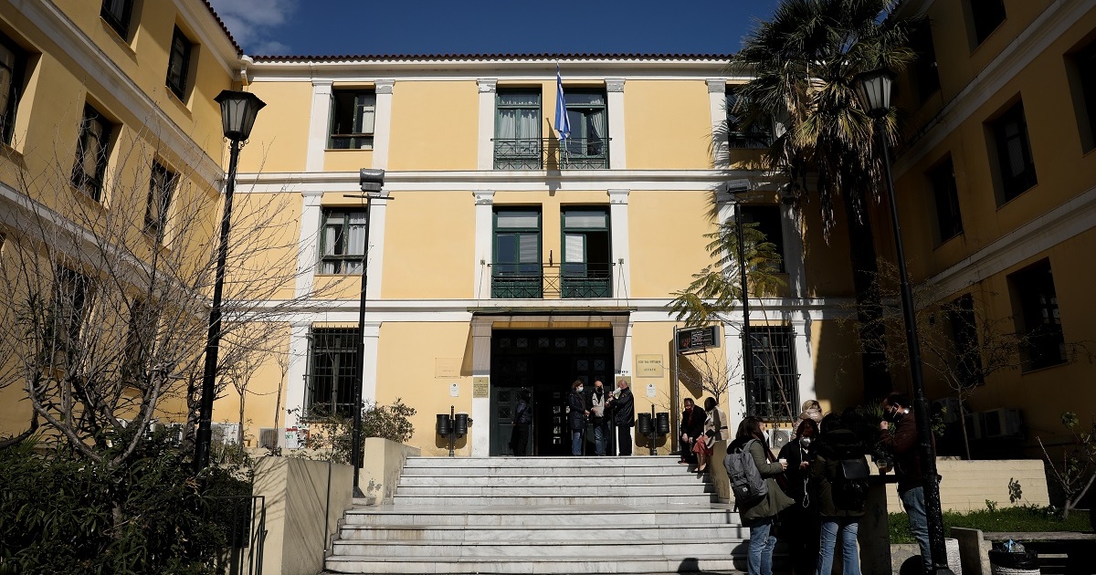 Στην Ευελπίδων μετά από καταδίωξη ο γνωστός τράπερ: Το story στα social media πριν την απολογία του.