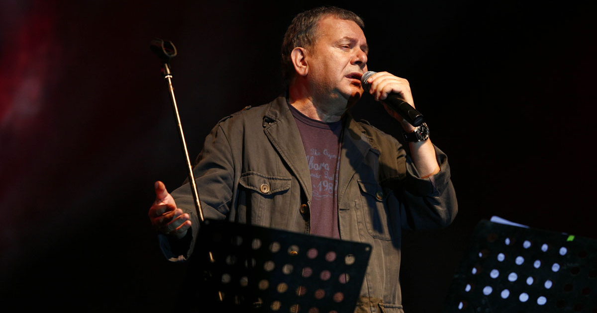 Ο Μανώλης Μητσιάς απάντησε για το «εμπάργκο» Χατζιδάκι: «Λυπηρό, αυτά τα τραγούδια είναι και του λαού»