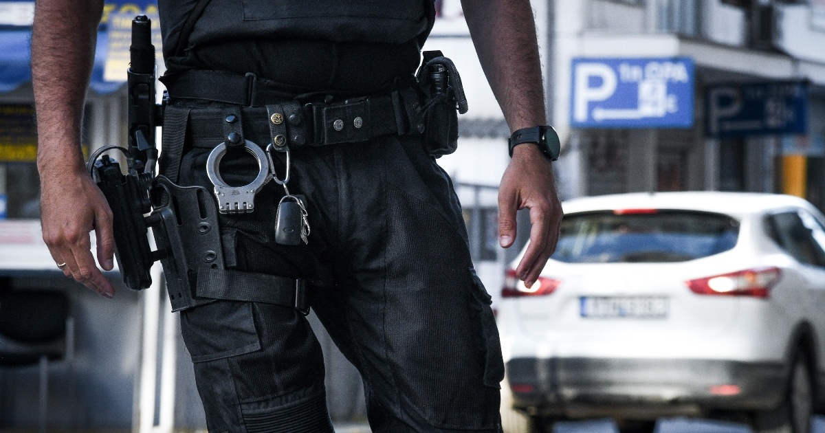 Θεσσαλονίκη: «Μαϊμού» αστυνομικοί επιτέθηκαν σε γυναίκα - Της έβαλαν το πιστόλι στον κρόταφο