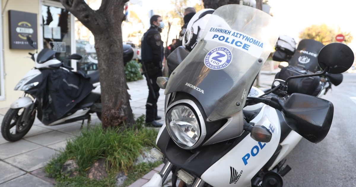 Βόλος: Επιτέθηκε στον 61χρονο πατέρα του με μπαλτά στο κέντρο της πόλης