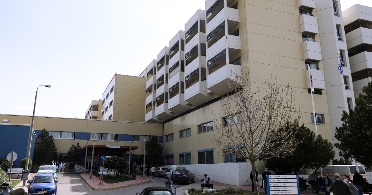 Πεδίο μάχης το Θριάσιο Νοσοκομείο: Πρωτοφανής εισβολή 100 ατόμων στην εφημερία – Ξυλοδαρμός γιατρών