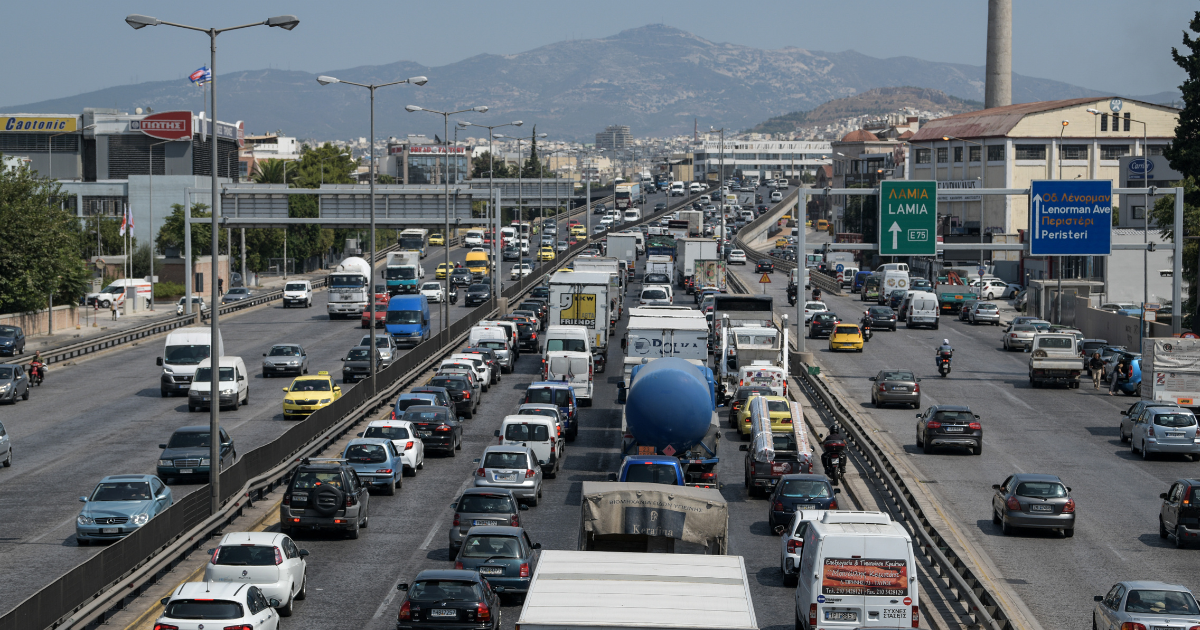 Κίνηση στους δρόμους: Ταλαιπωρία στον Κηφισό - Καθυστερήσεις στην Αττική Οδό