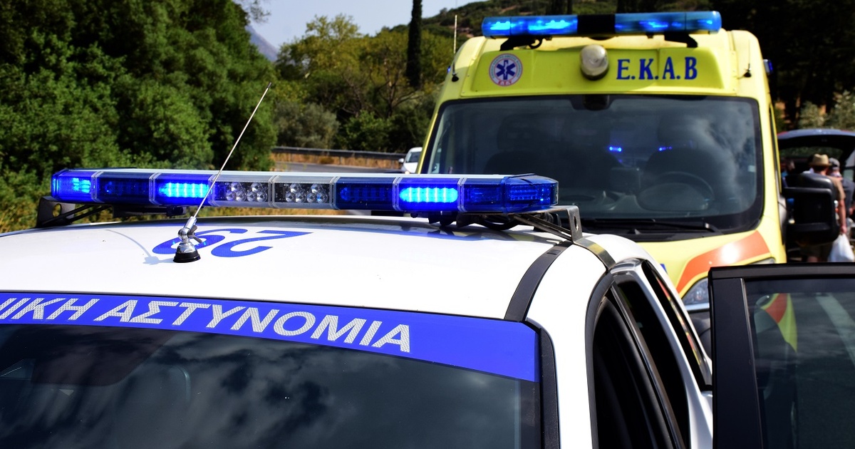 Σοβαρό τροχαίο στο Λουτράκι: IX εμβόλισε ασθενοφόρο - Βαριά τραυματίας ο οδηγός του ΕΚΑΒ