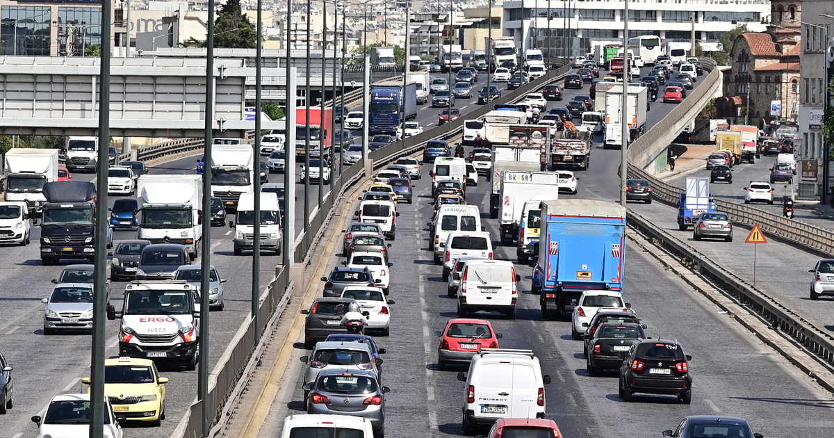 Χάος στον Κηφισό: Ατελείωτο «πάρκινγκ» 10 χιλιομέτρων μετά από 4 τροχαία