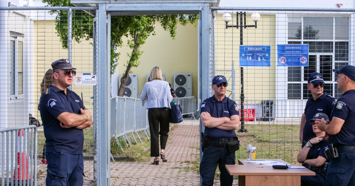 Διακοπή της δίκης για τα Τέμπη: Κατηγορούμενος ζήτησε διορισμό δικηγόρου
