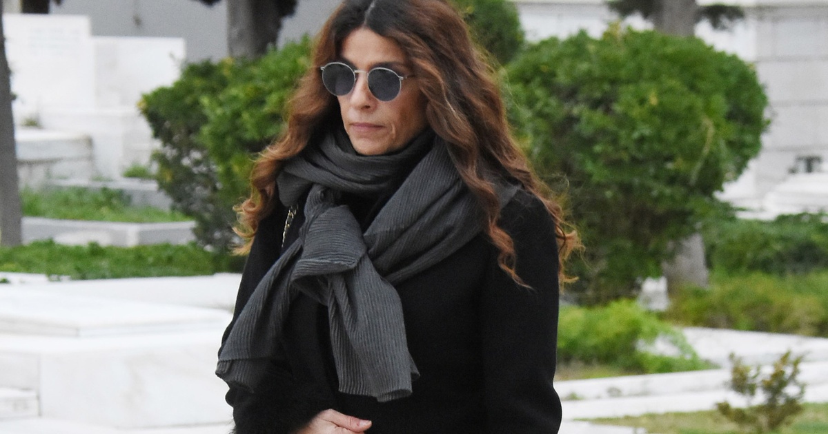Βαρύ πένθος για την Πόπη Τσαπανίδου: Συγκινεί το δημόσιο «αντίο» της κόρης της στη γιαγιά της