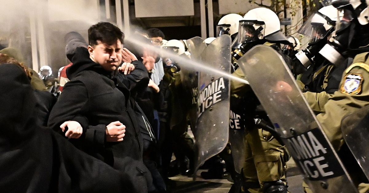 «Βούκινο» η ελληνική αστυνομία στη Διεθνή Αμνηστία: «Παραβιάζουν κατάφωρα το δικαίωμα του συνέρχεσθαι»