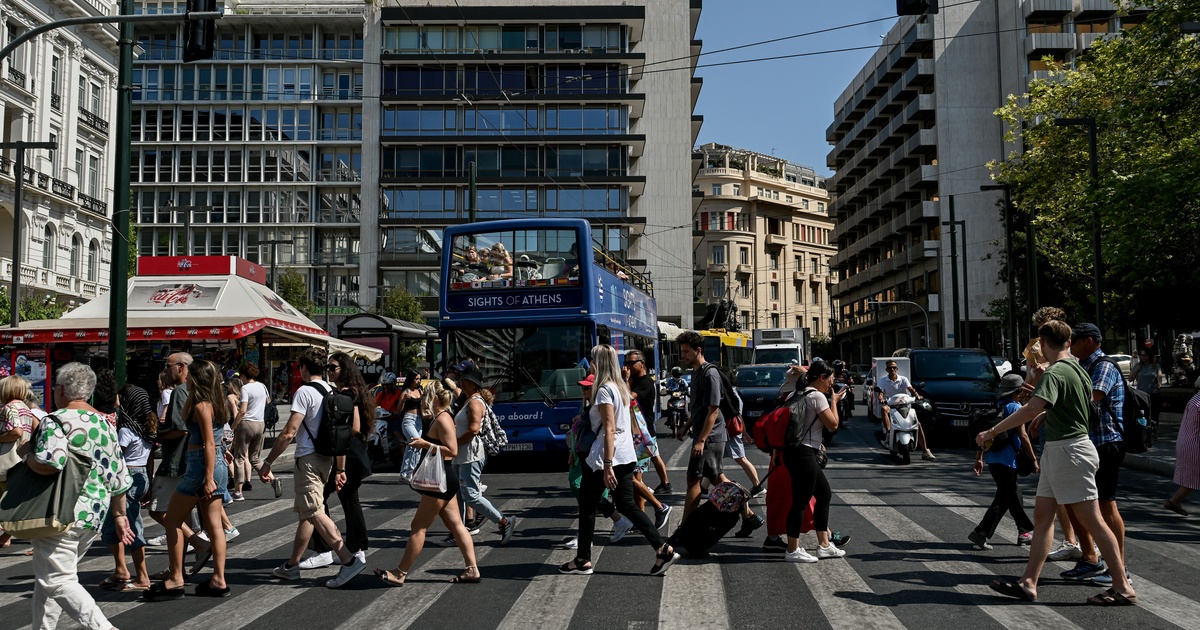 «Τους θεωρούσαμε ψωνάρες»: Ρωτήσαμε πώς είναι οι Αθηναίοι στα μάτια όσων έχουν μεγαλώσει στην επαρχία