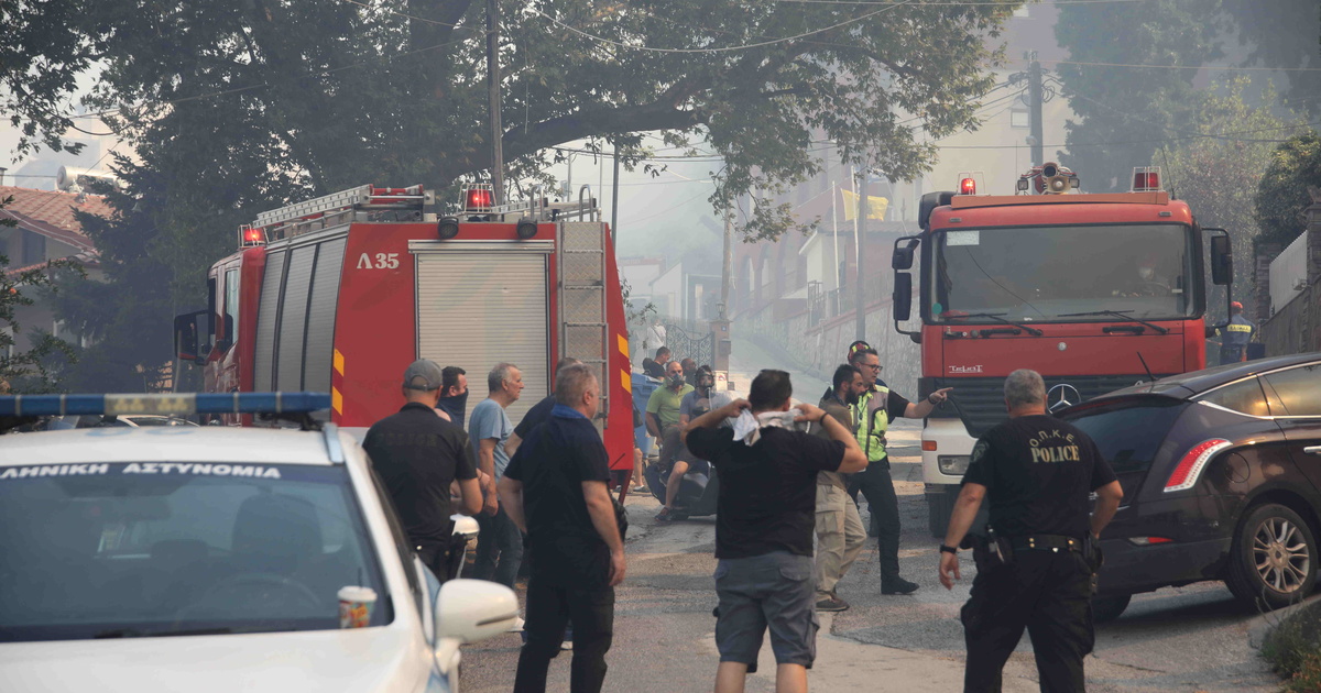Φωτιά στο Ωραιόκαστρο: Βρέθηκε σορός στην καμένη έκταση - Μηνύματα από το 112 για εκκένωση