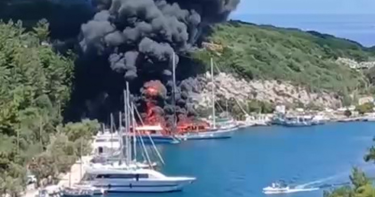 Φωτιά στους Παξούς: Σύλληψη πλοιάρχου μετά το συμβάν με τα δύο ιστιοφόρα