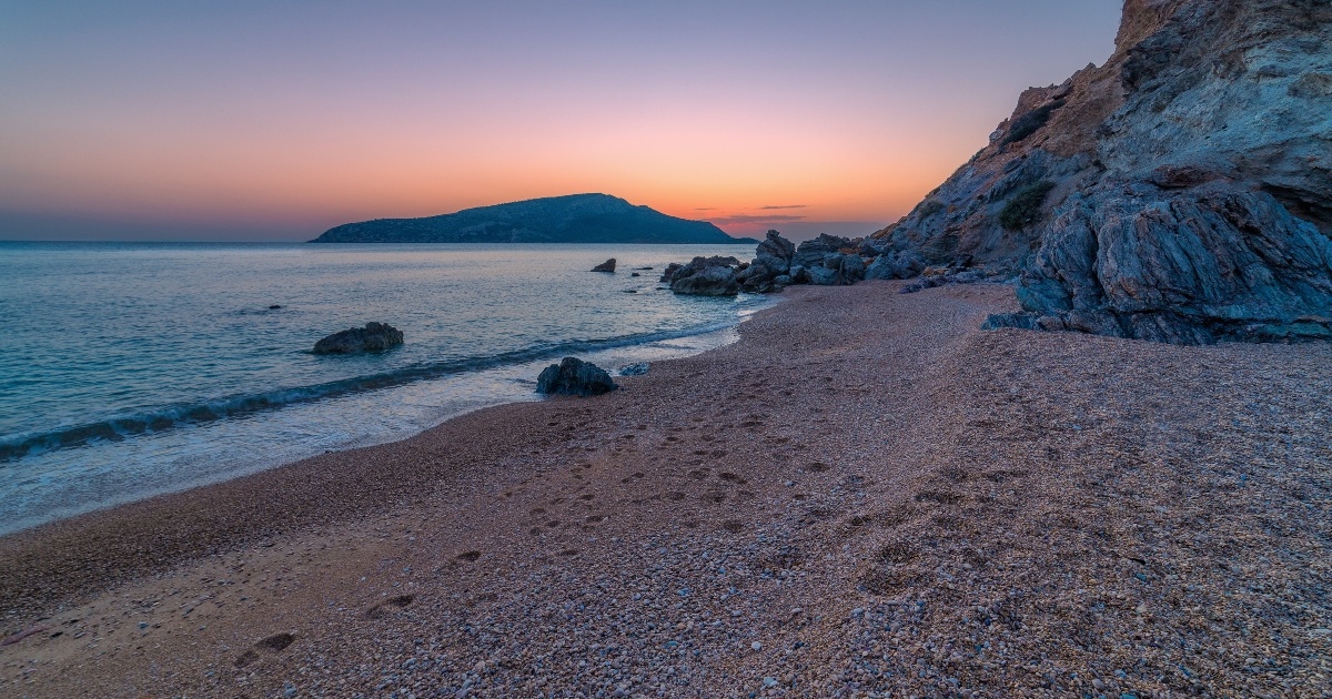 6 παραλίες κοντά στην Αθήνα για να νιώσετε σαν σε νησί