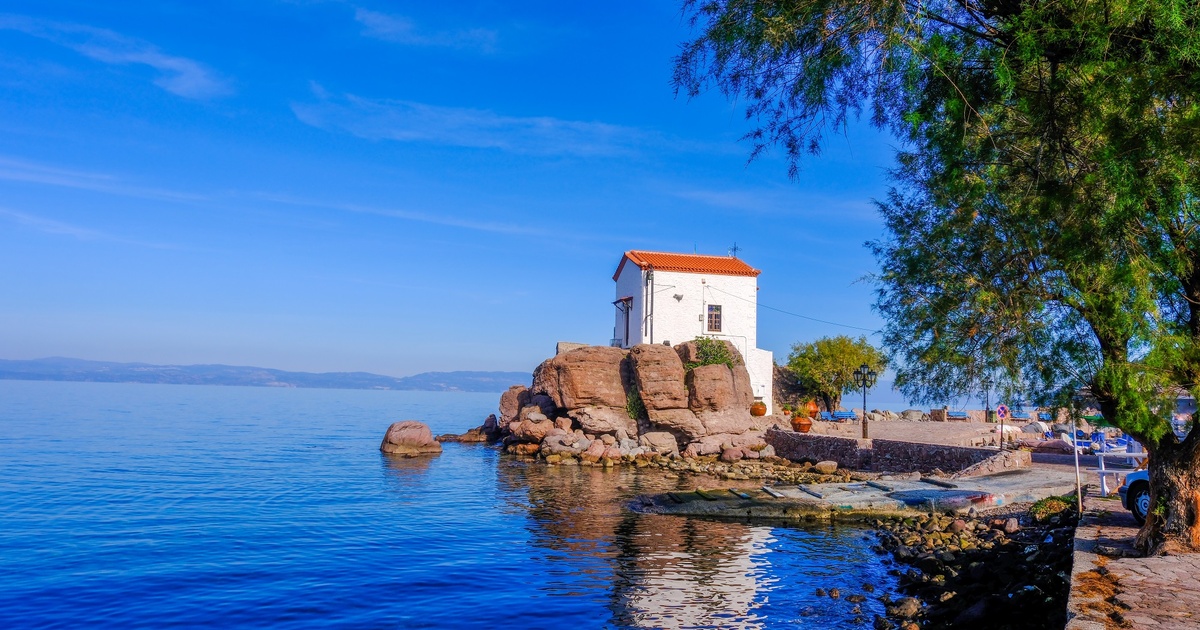 Μακριά αλλά τρομερό φαγητό: Αυτό είναι το πιο αδικημένο ελληνικό νησί για διακοπές