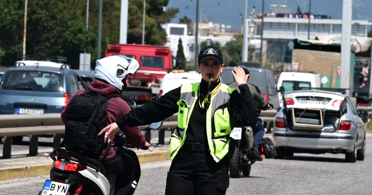 Ανεπίδεκτοι οι Έλληνες οδηγοί: Καθημερινή συνήθεια το κινητό, οι ουσίες και η αδιαφορία