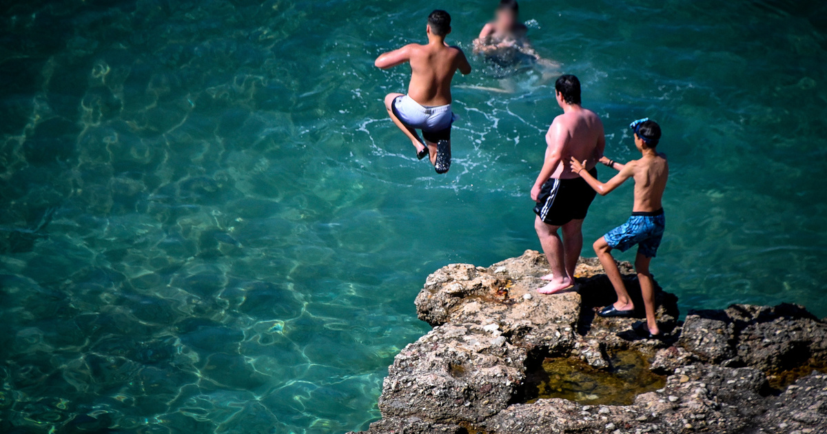 Απόδραση στις παραλίες για τους Αθηναίους: Γέμισε η ακτογραμμή της Αττικής - Πού θα έχουμε 35άρια