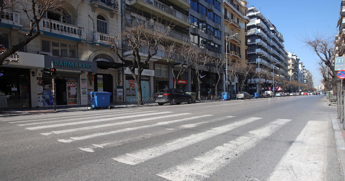 Θρίλερ στη Θεσσαλονίκη: Εντοπίστηκε πτώμα σε φεγγίτη εμπορικού κέντρου