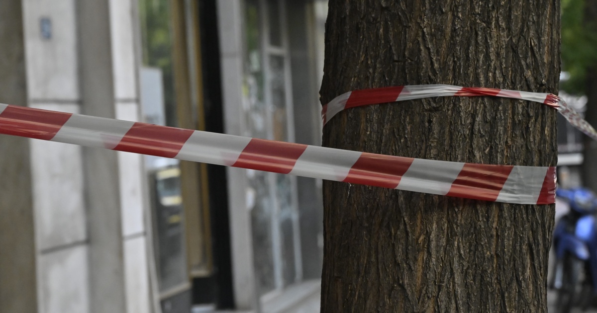 Σταύρος Γεωργίου: Βίντεο - ντοκουμέντο έξω από το γραφείο του -  Ο άνθρωπος «σκιά» σε απόσταση ενός μέτρου