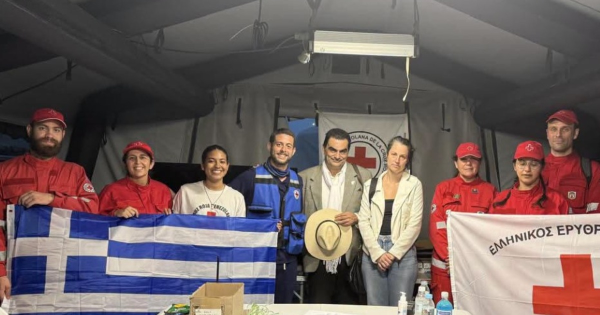 «Φέρνετε ελπίδα, σώζετε ζωές»: Τι είπε ο πιλότος στα μεγάφωνα για την ελληνική αποστολή στη Βενεζουέλα