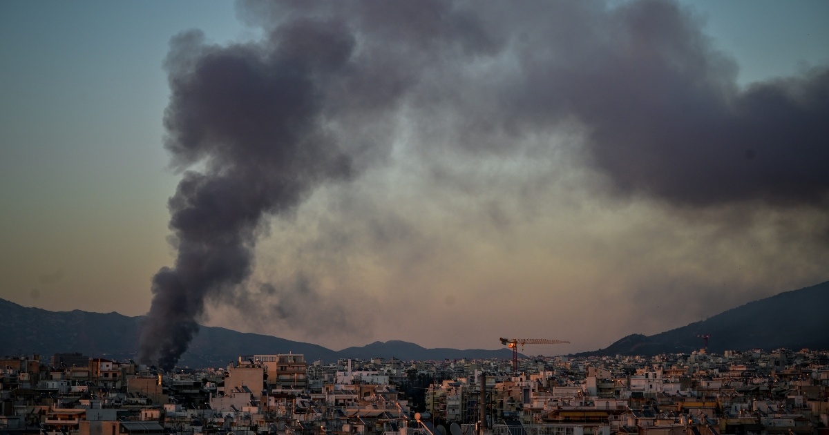 Φωτιά τώρα στο θέατρο Μπάντμιντον στο Γουδή - Ήχησε το 112
