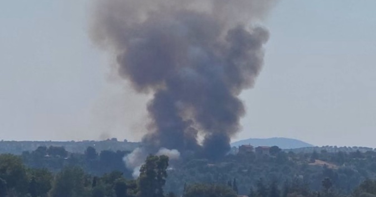 Φωτιά τώρα στον Ωρωπό - Μήνυμα του 112, επί τόπου δυνάμεις της Πυροσβεστικής