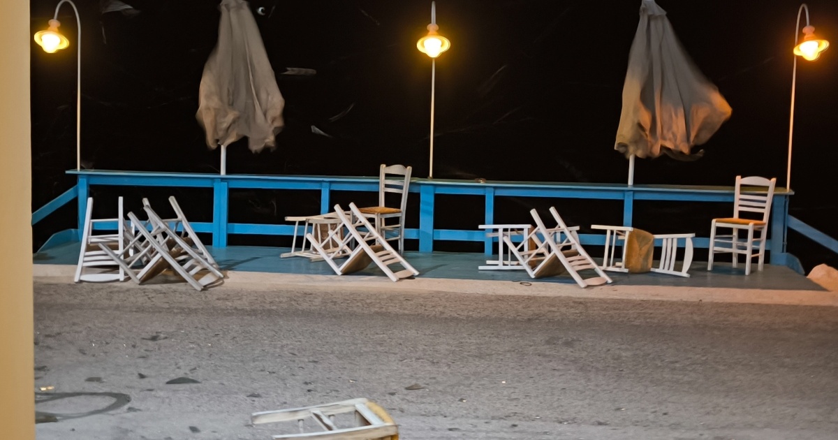 Προβλήματα στην Κέρκυρα μετά από μπουρίνι - Διακοπές ρεύματος, φωτιές και πτώσεις δέντρων