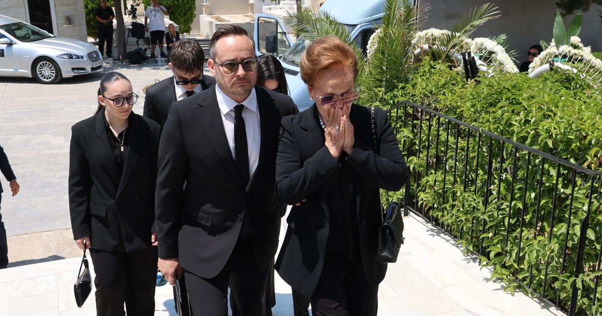 Σε κλίμα συγκίνησης το τελευταίο αντίο στον Βασίλη Λεβέντη