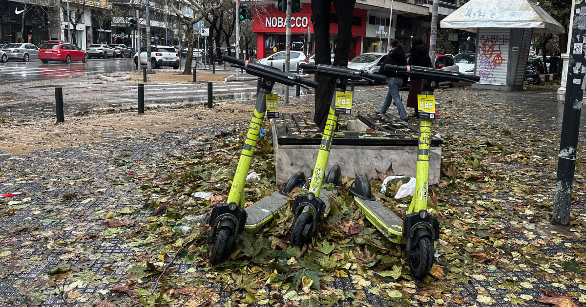 Τέλος τα πατίνια για τους κάτω των 17 από την Τρίτη - Οι 4 παρεμβάσεις που τα αλλάζουν όλα