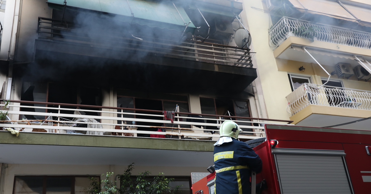 Φωτιά στον Πειραιά: Καίγεται διαμέρισμα – Ποιους δρόμους πρέπει να αποφύγετε